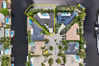 2118 NE 15th Ter, Wilton Manors: photo 1 of 73