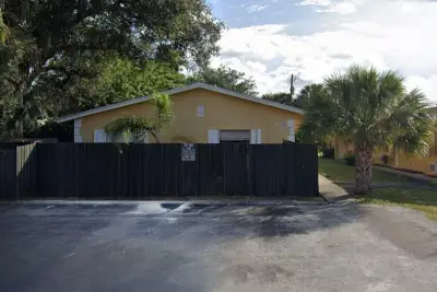 652 SW 16th Ave #3, Fort Lauderdale: photo 1 of 10