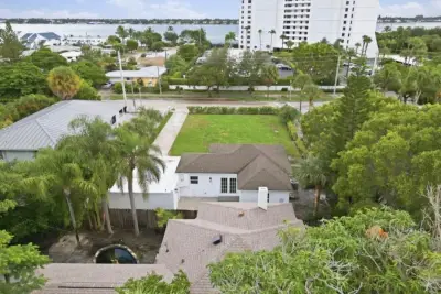 5203 N Flagler Dr, West Palm Beach: photo 1 of 47