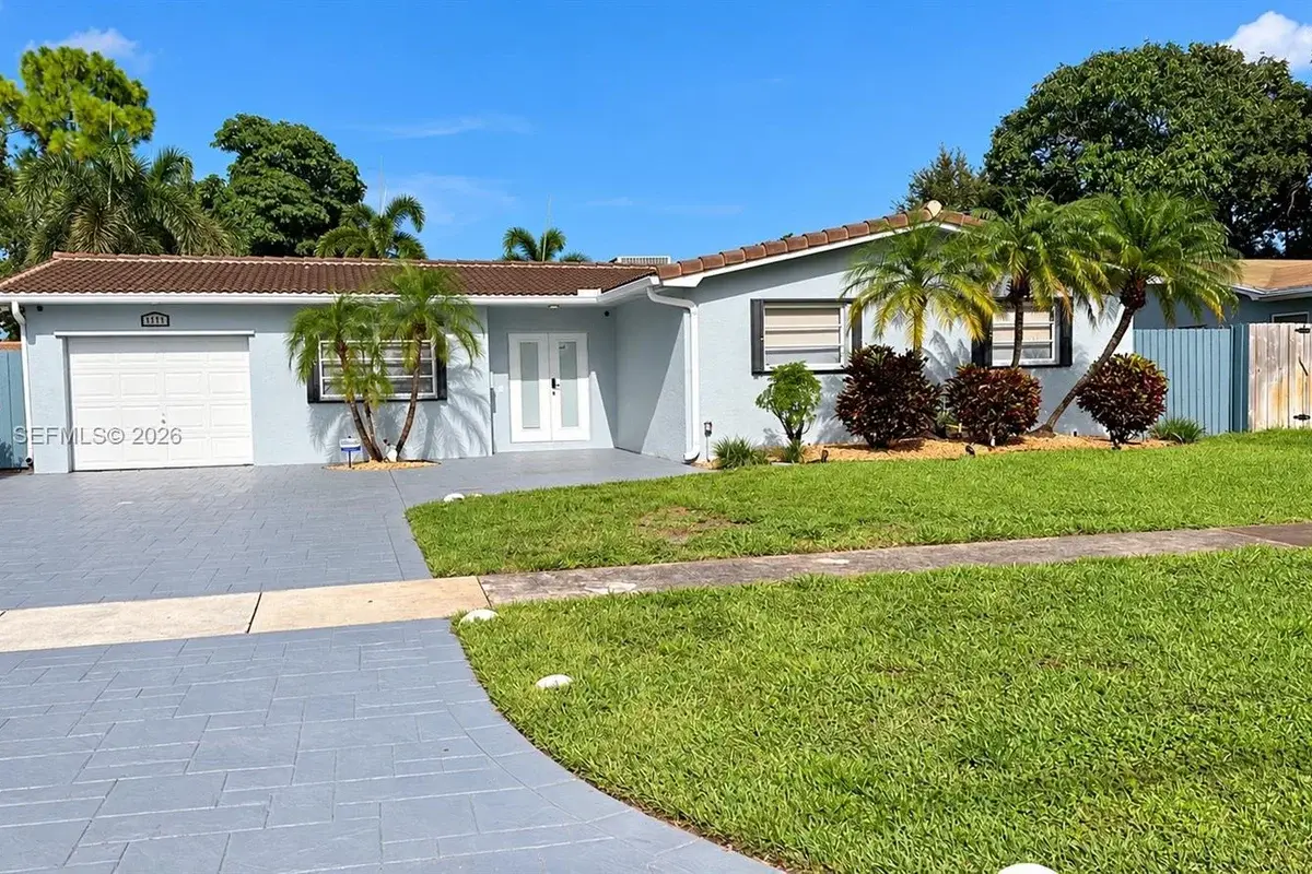 1711 N 50th Ave, Hollywood: photo 1 of 60