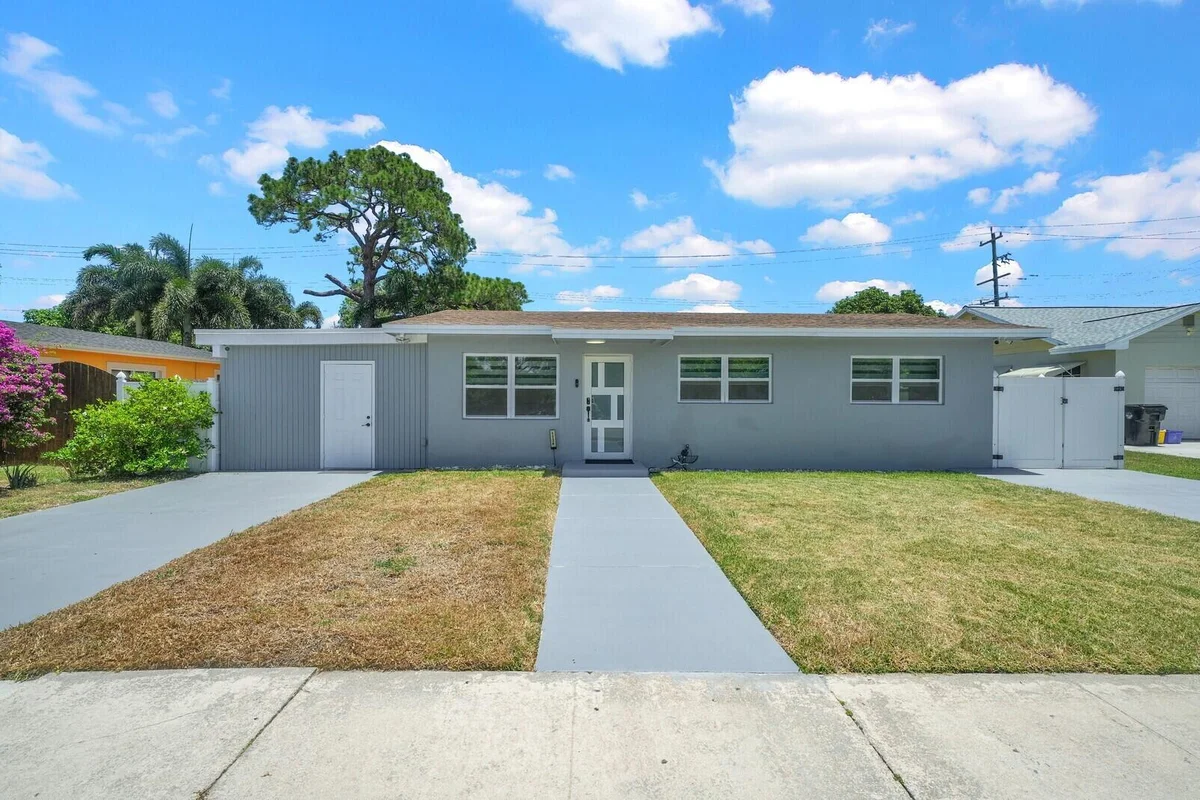 1134 S Ridge St, Lake Worth Beach: photo 1 of 45