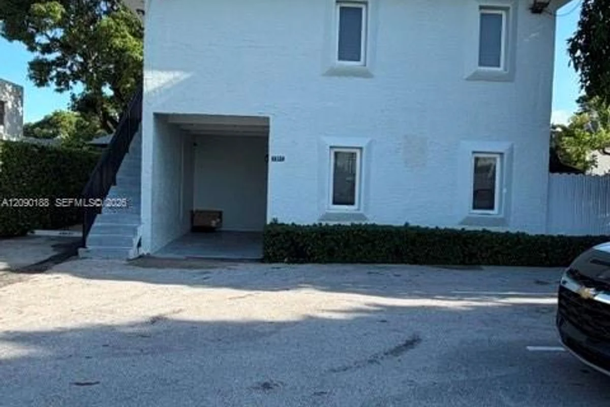 1911 NW Flagler Ter #7, Miami: photo 1 of 12