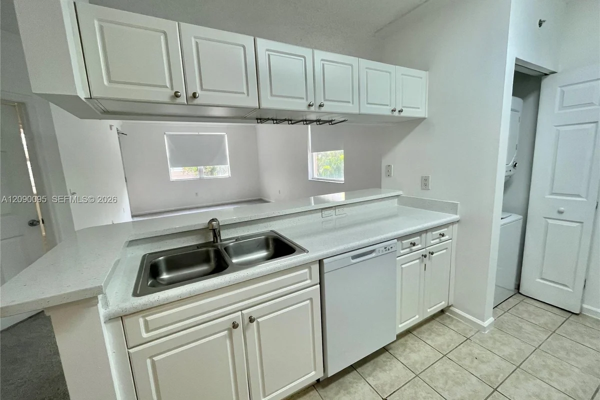 17125 N Bay Rd #3213, Sunny Isles Beach: photo 1 of 32