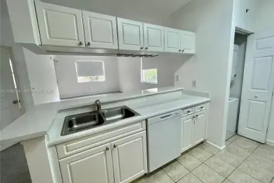 17125 N Bay Rd #3213, Sunny Isles Beach: photo 1 of 32