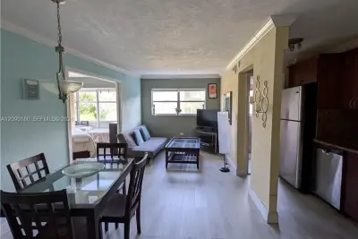 1881 Washington Ave #3G, Miami Beach: photo 1 of 12