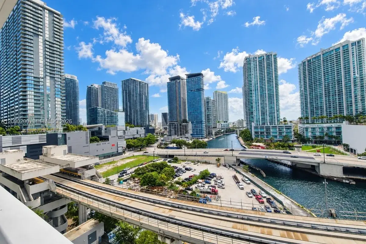31 SE 5 St #1203, Miami: photo 1 of 23