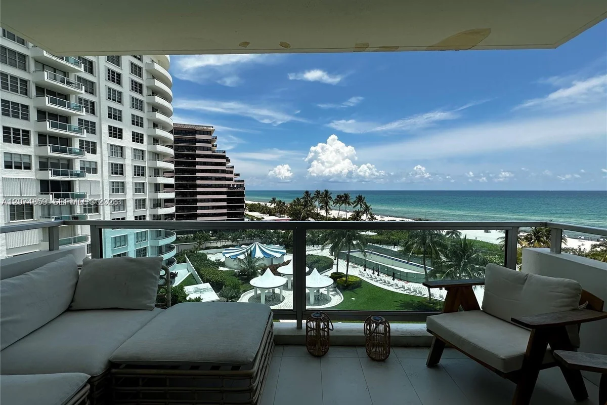 Condo in Miami Beach: photo 1 of 11
