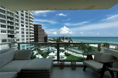 Condo in Miami Beach: photo 1 of 11