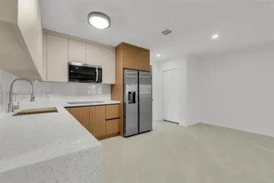 1700 NW 131st St, Miami: photo 1 of 41