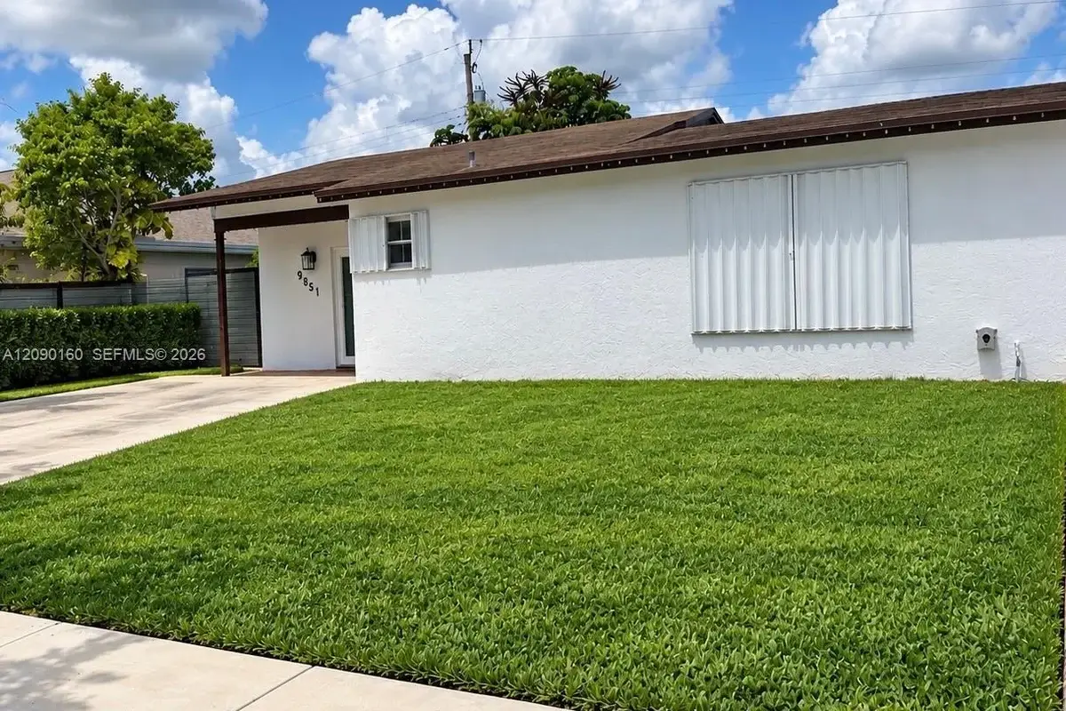 9851 Martinique Dr, Cutler Bay: photo 1 of 11