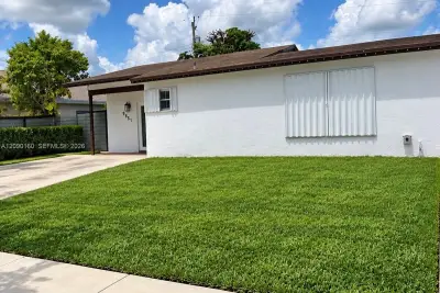 9851 Martinique Dr, Cutler Bay: photo 1 of 11