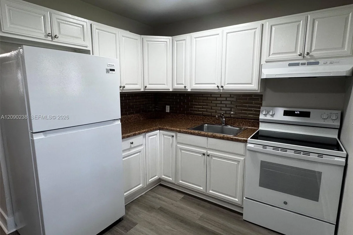 1345 W 28th St #2, Hialeah: photo 1 of 13