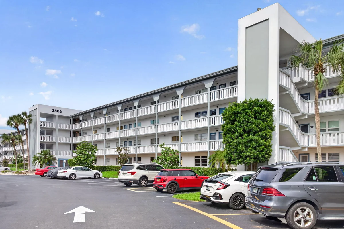 2802 Victoria Way #O3, Coconut Creek: photo 1 of 30