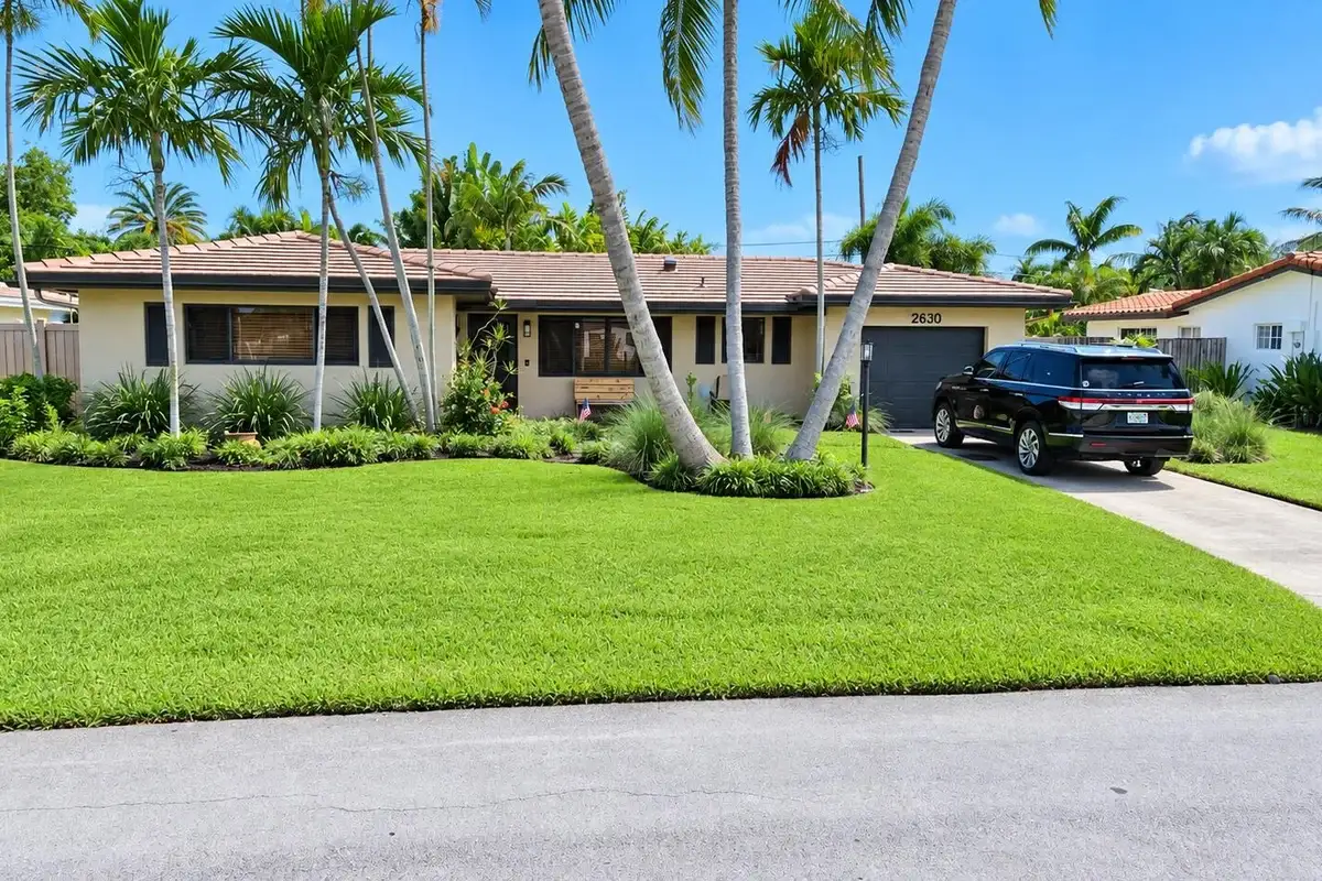 2630 NE 53rd Ct, Lighthouse Point: photo 1 of 6