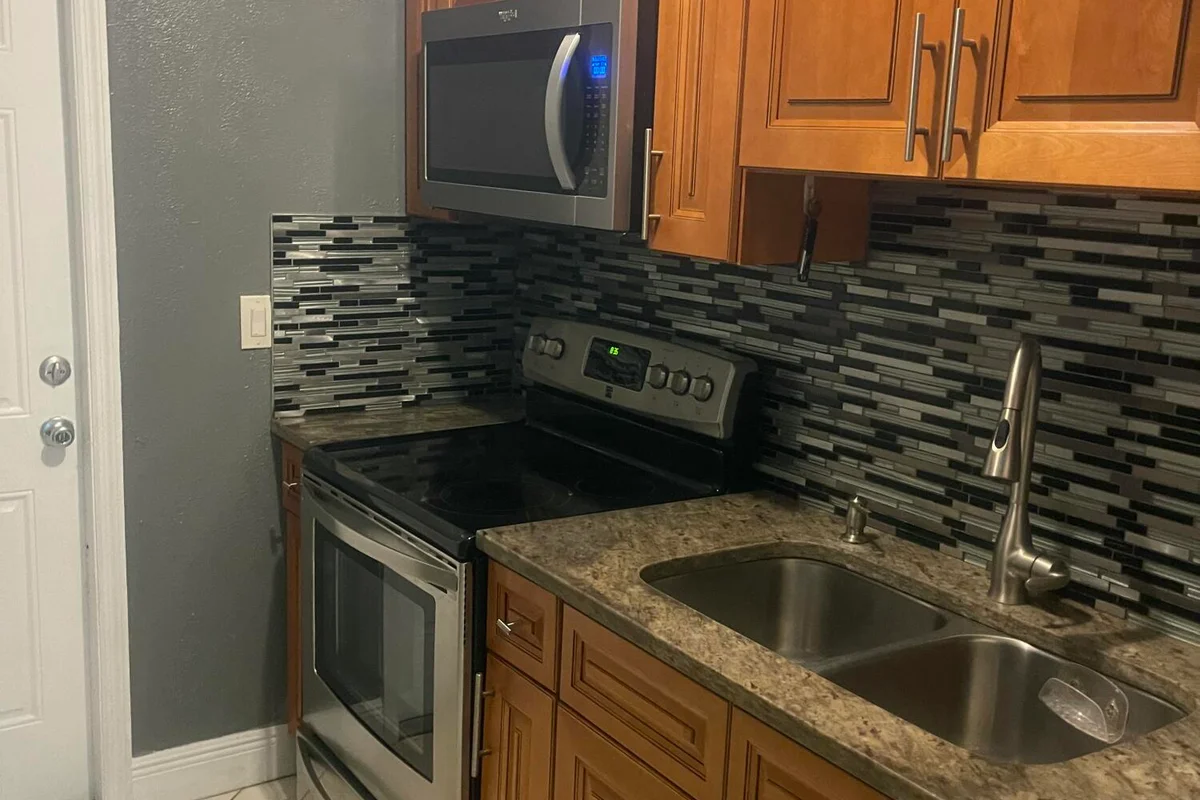 5320 NW 17th Ct, Lauderhill: photo 1 of 1