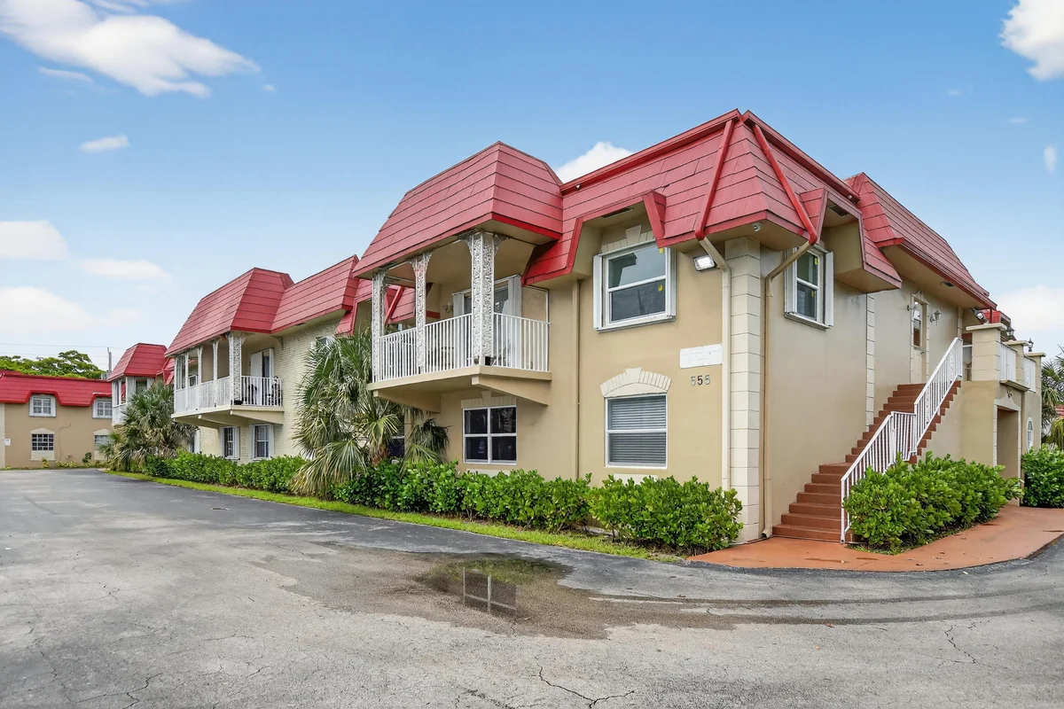 555 SE 8th St #154, Deerfield Beach: photo 1 of 26