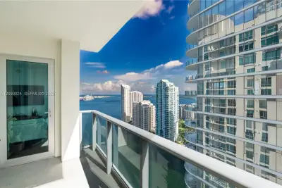 300 S Biscayne Blvd #T-3504, Miami: photo 1 of 9