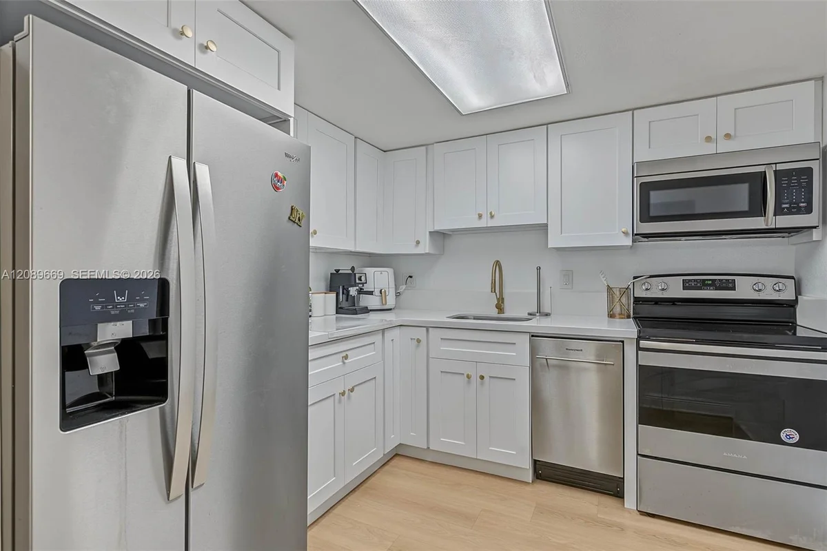8307 SW 142nd Ave #E311, Miami: photo 1 of 31