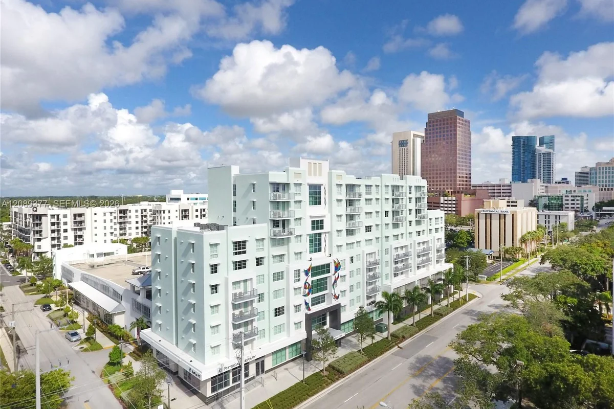 805 SE 3rd Ave #112, Fort Lauderdale: photo 1 of 15