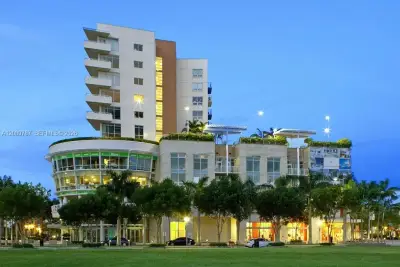 3250 NE 1st Ave #303, Miami: photo 1 of 40
