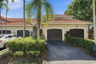 1521 Sorrento Dr, Weston: photo 1 of 53
