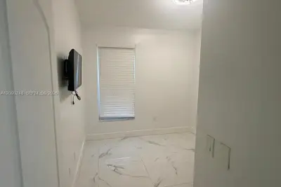 6706 NW 192nd Ter, Hialeah: photo 1 of 1