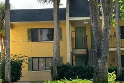 801 Meadows Cir, Boynton Beach: photo 1 of 9