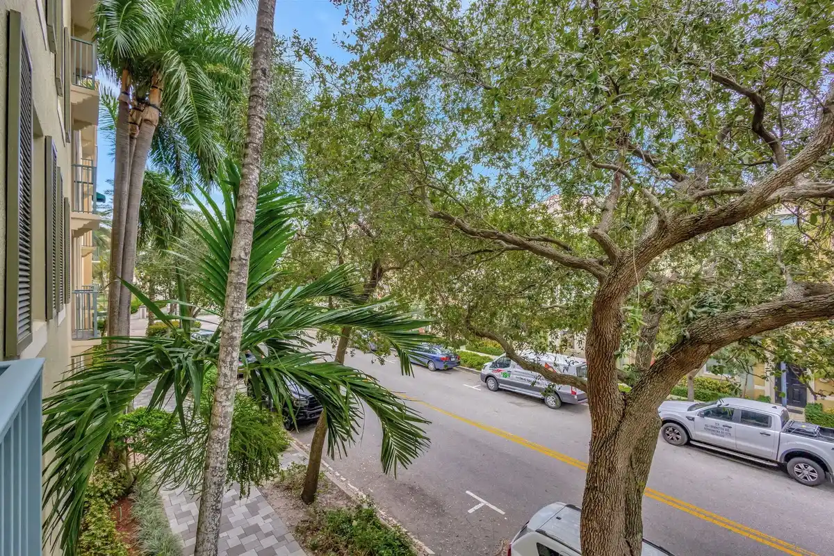 630 S Sapodilla Ave #223, West Palm Beach: photo 1 of 18
