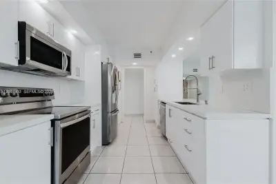16485 Collins Ave #338, Sunny Isles Beach: photo 1 of 33