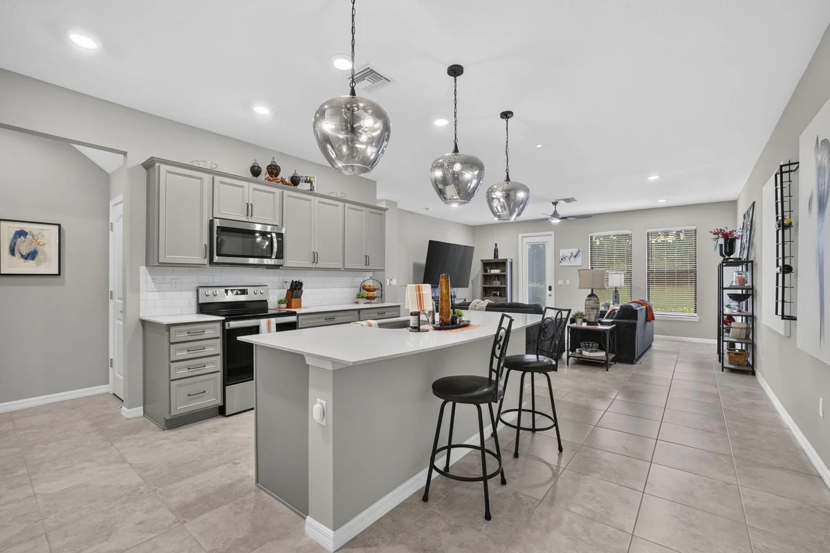 4416 Appleton Cir E, Oakland Park: photo 1 of 29