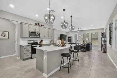 4416 Appleton Cir E, Oakland Park: photo 1 of 29