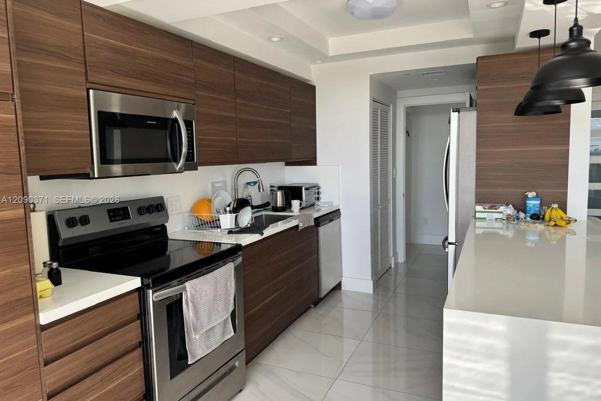 2000 Island Blvd #2808, Aventura: photo 1 of 17