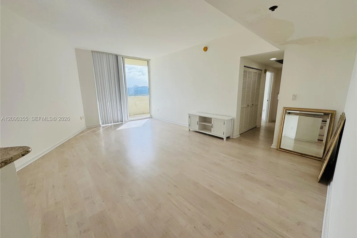 19501 W Country Club Dr #1006, Aventura: photo 1 of 37