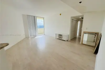 19501 W Country Club Dr #1006, Aventura: photo 1 of 37