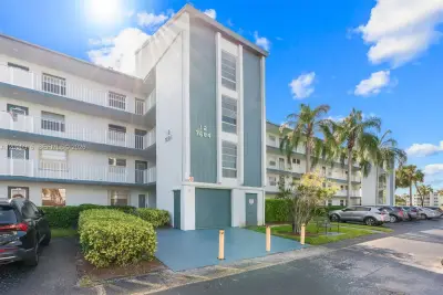 7684 NW 18th St #404, Margate: photo 1 of 39