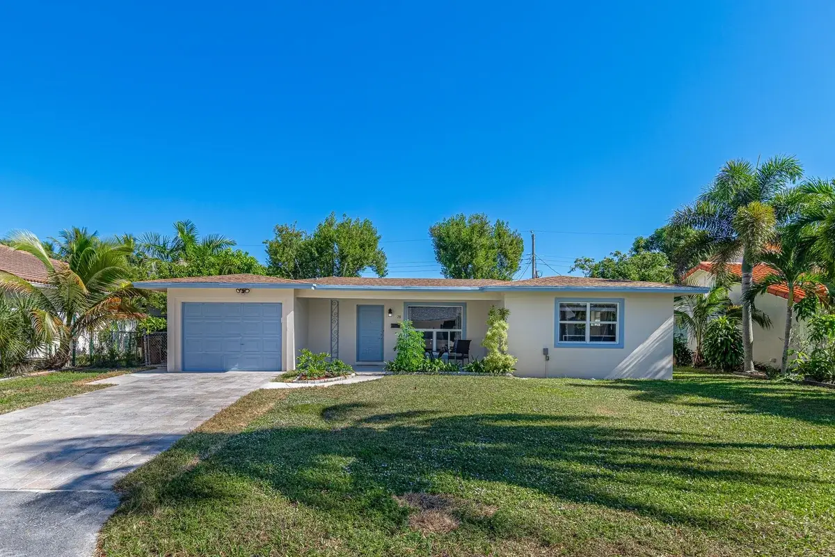 28 SE 8th Ave, Deerfield Beach: photo 1 of 28