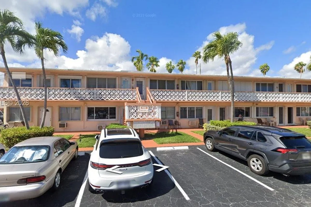 920 SW 11th Ave #9D, Hallandale Beach: photo 1 of 27