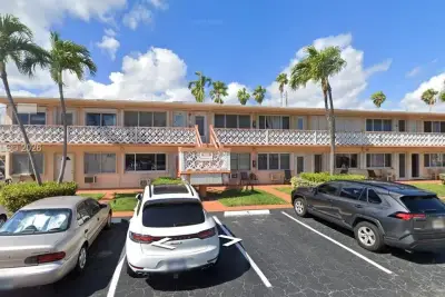 920 SW 11th Ave #9D, Hallandale Beach: photo 1 of 27