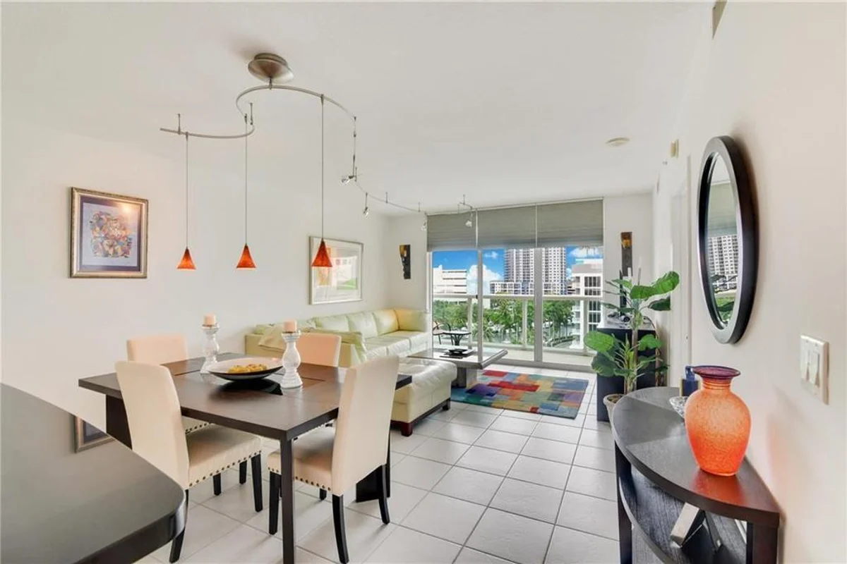 347 N New River Dr E #806, Fort Lauderdale: photo 1 of 8