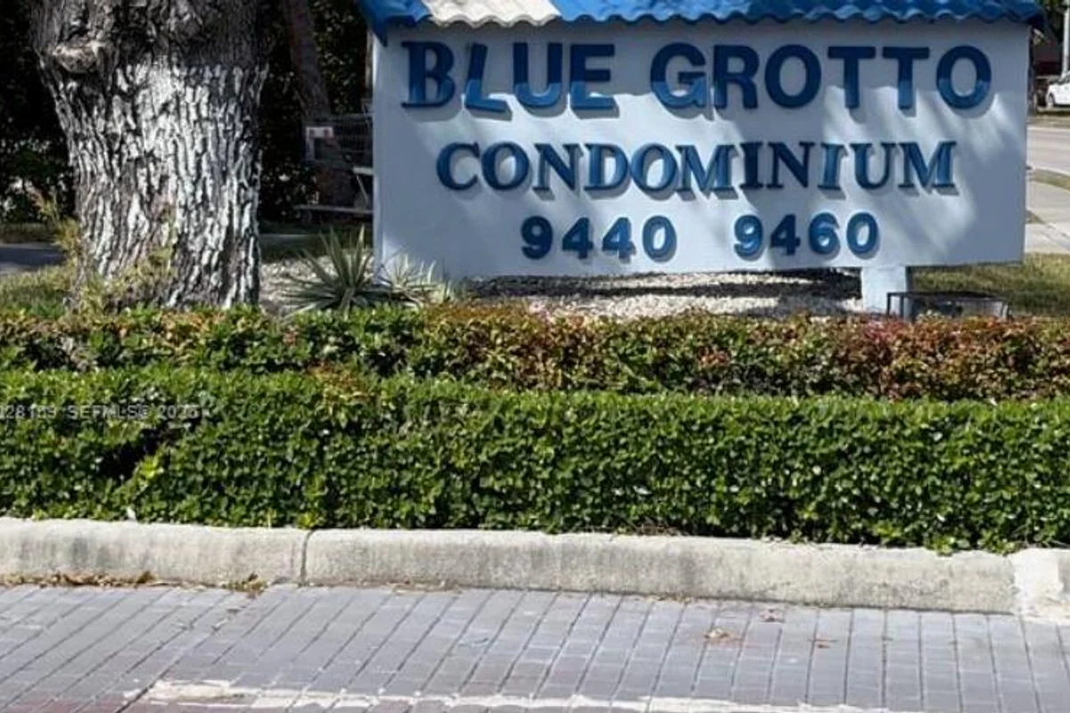 9460 Fontainebleau Blvd #324, Miami: photo 1 of 9
