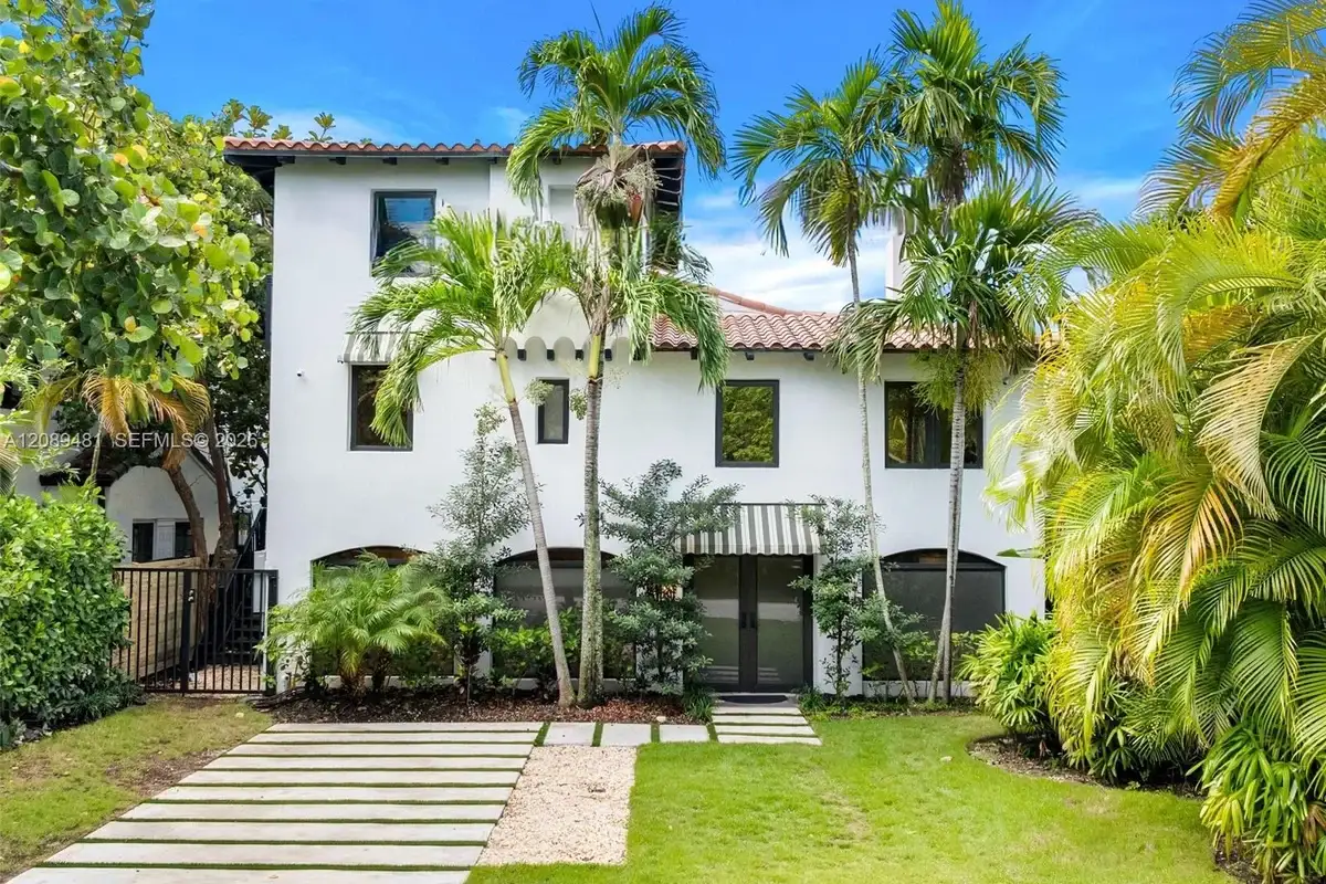510 W 30th St, Miami Beach: photo 1 of 37