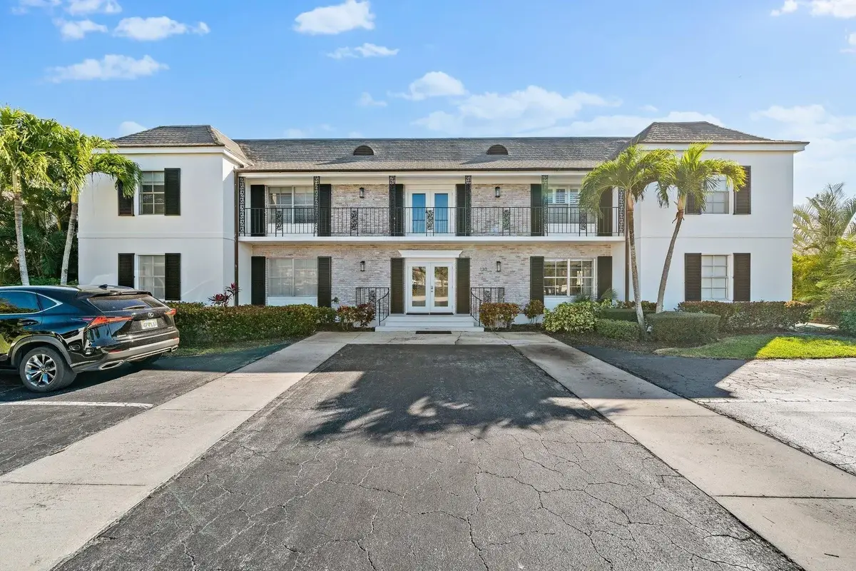 130 Yacht Club Dr #2, North Palm Beach: photo 1 of 25