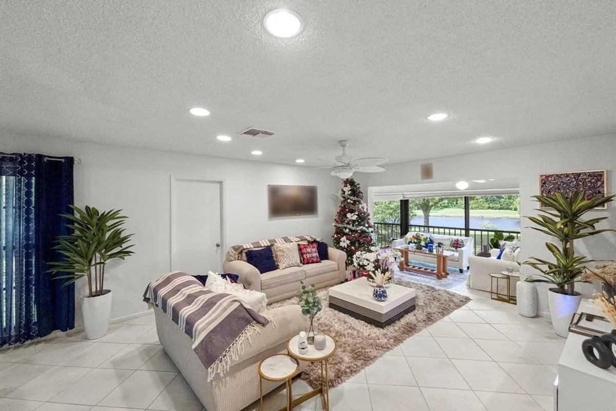 9286 Vista Del Lago #B, Boca Raton: photo 1 of 15