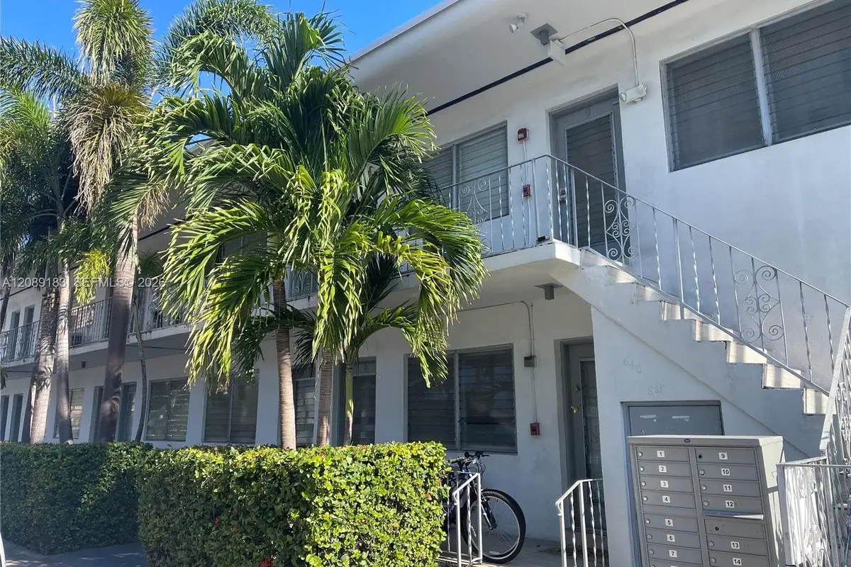 761 Euclid Ave #10, Miami Beach: photo 1 of 15