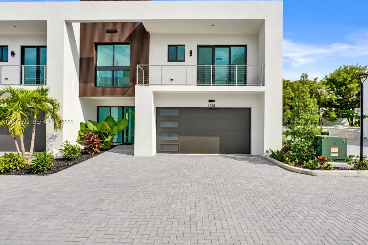 4628 SW 32nd Ave #A4, Dania Beach: photo 1 of 47