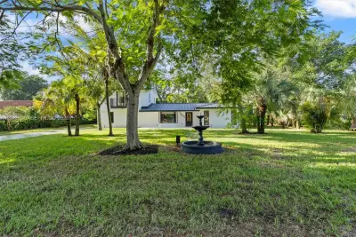 7800 SW 94th St, Miami: photo 1 of 30