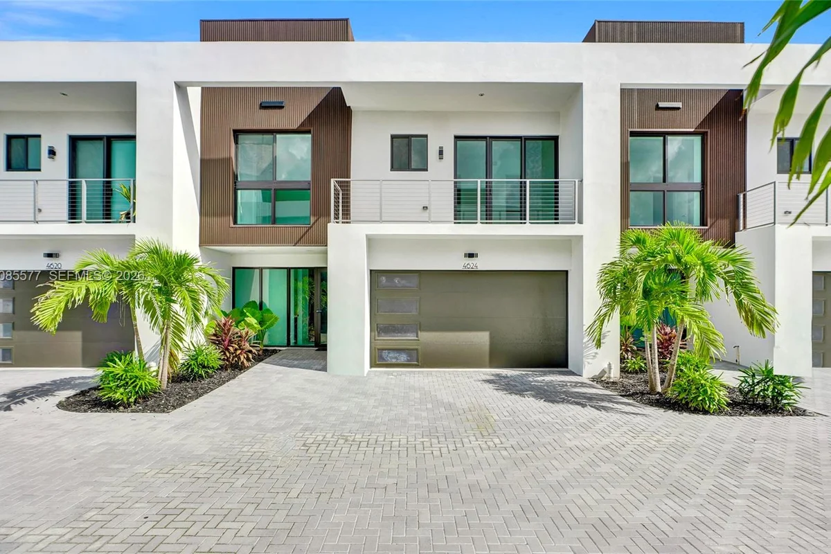 4624 SW 32nd Ave #A3, Dania Beach: photo 1 of 44