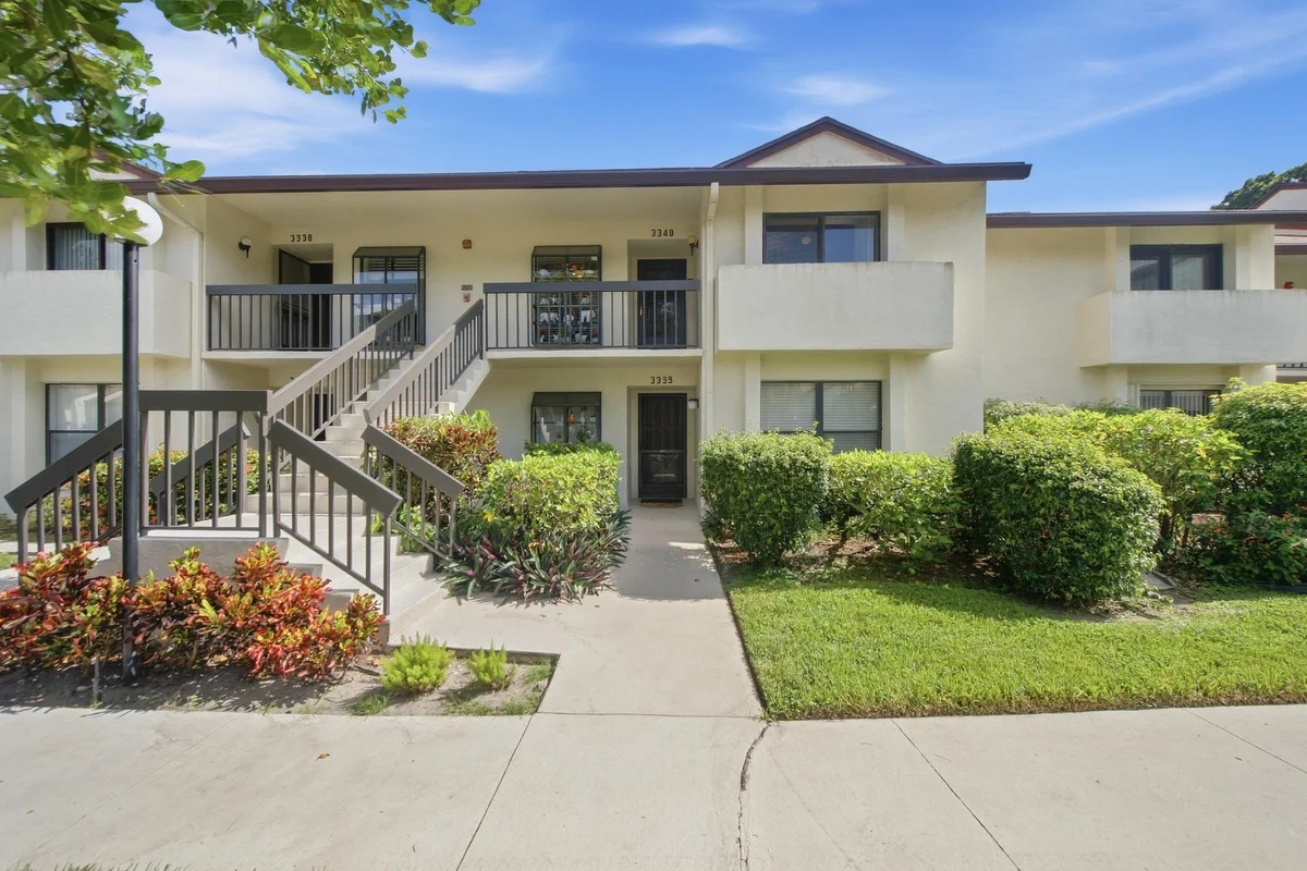 3340 Lucerne Park Dr, Greenacres: photo 1 of 28