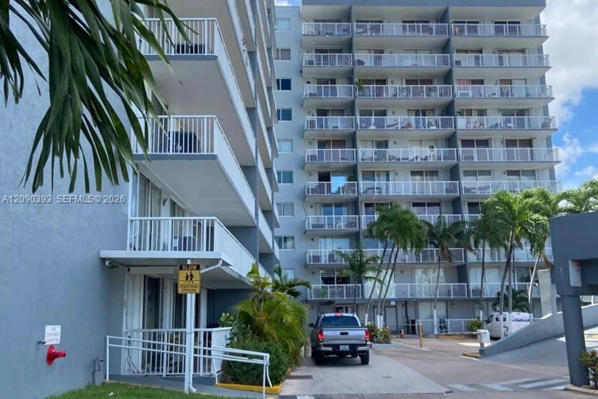 1800 NW 24th Ave #614, Miami: photo 1 of 21