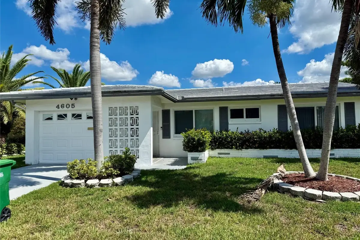 4605 NW 49th St, Tamarac: photo 1 of 19